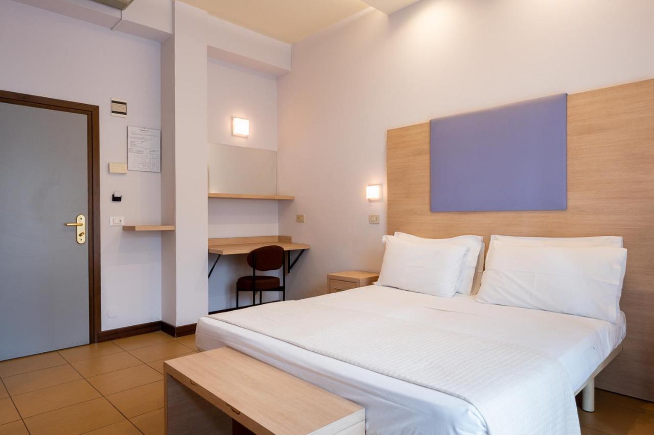 Hotel City Римини Екстериор снимка