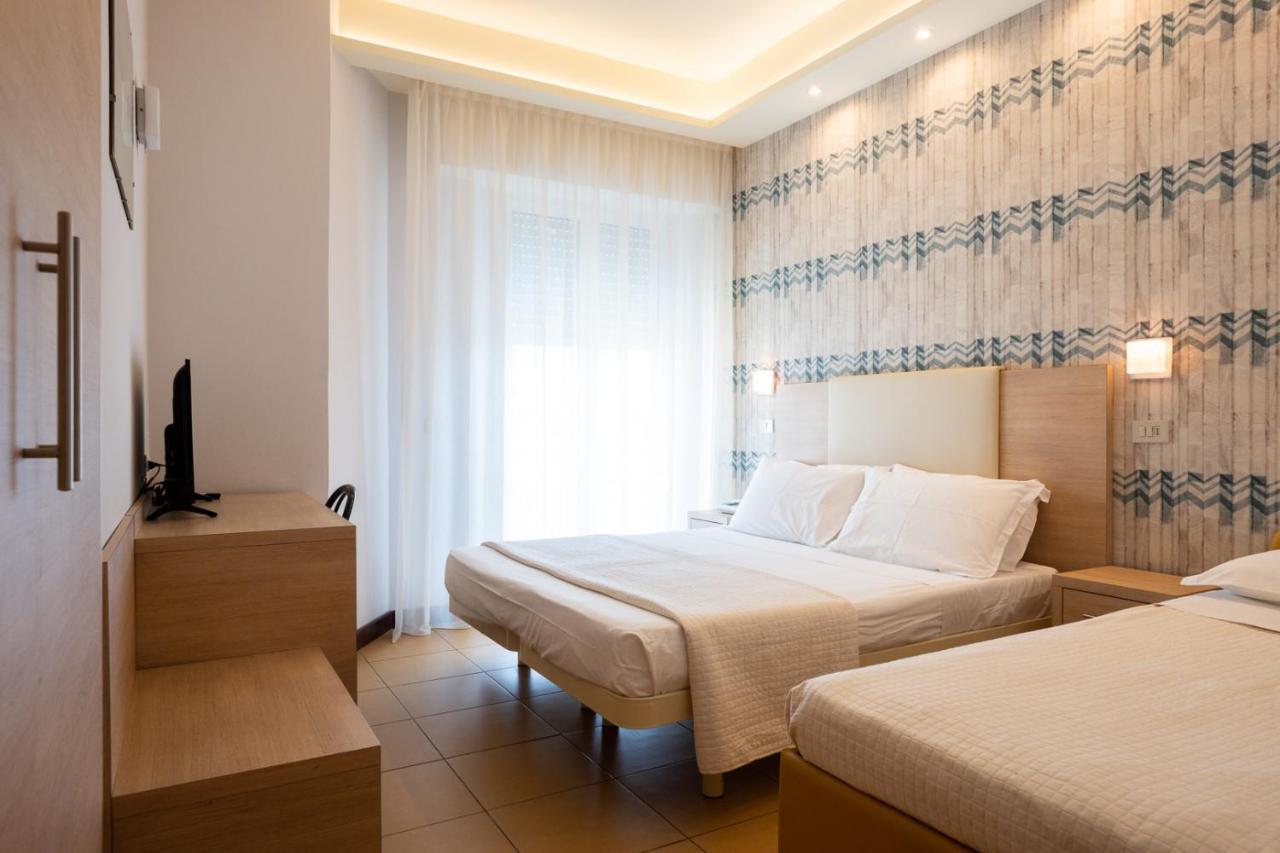 Hotel City Римини Екстериор снимка