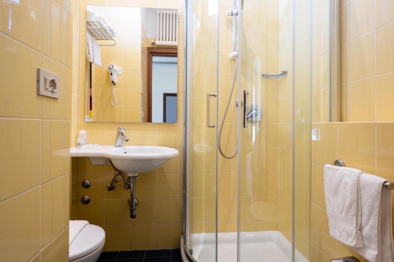Hotel City Римини Екстериор снимка