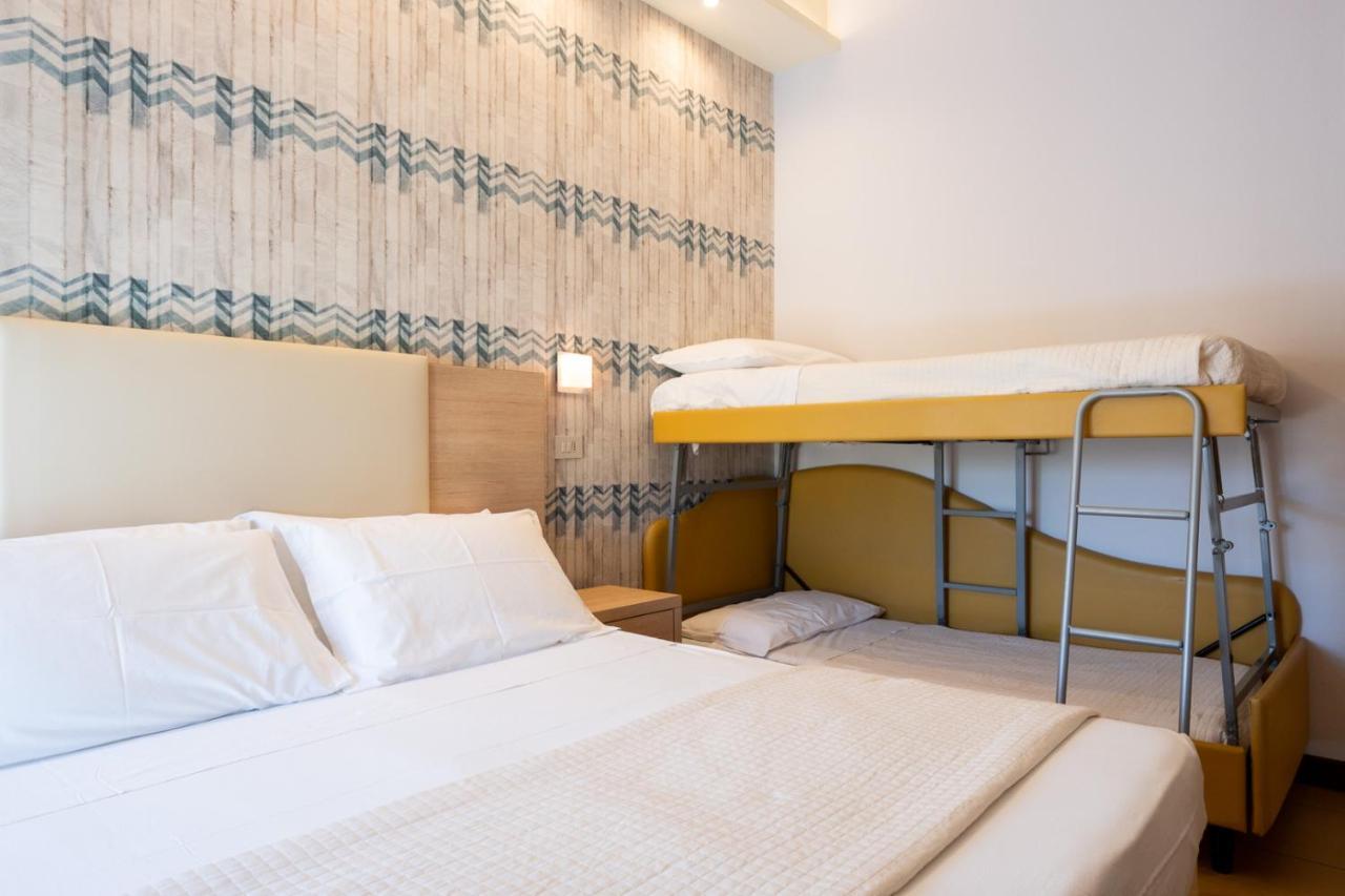 Hotel City Римини Екстериор снимка