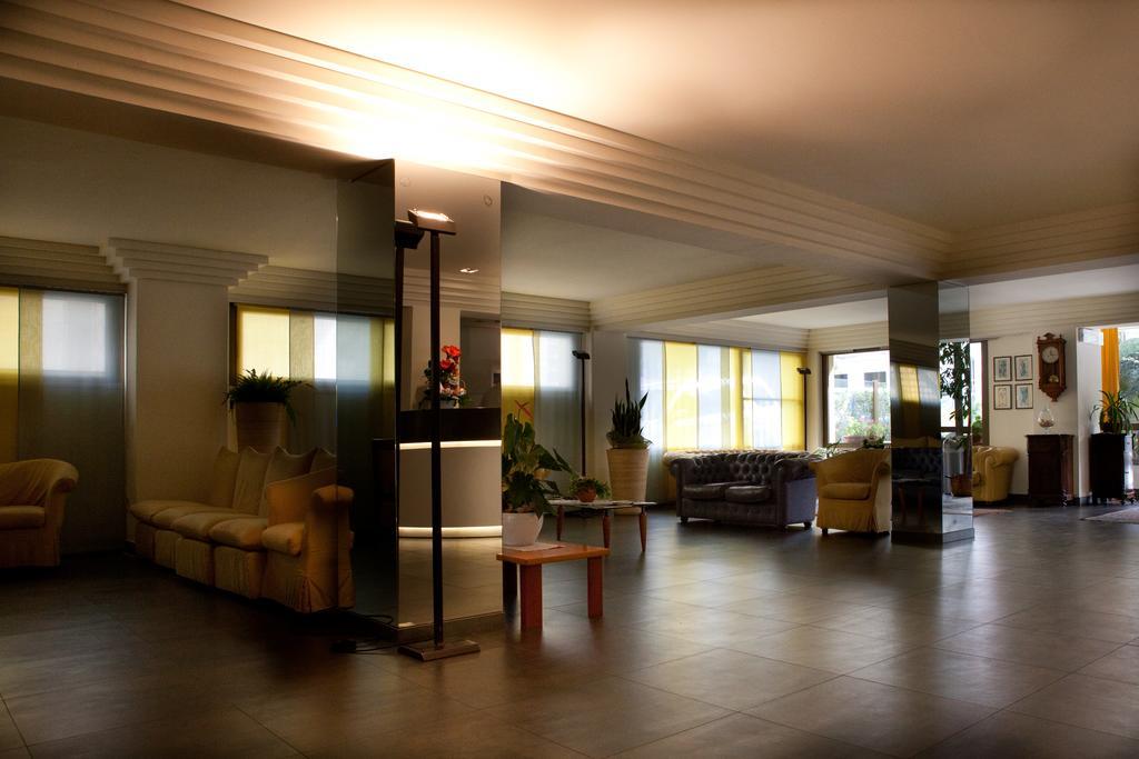 Hotel City Римини Екстериор снимка