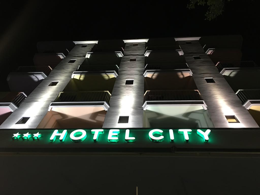 Hotel City Римини Екстериор снимка